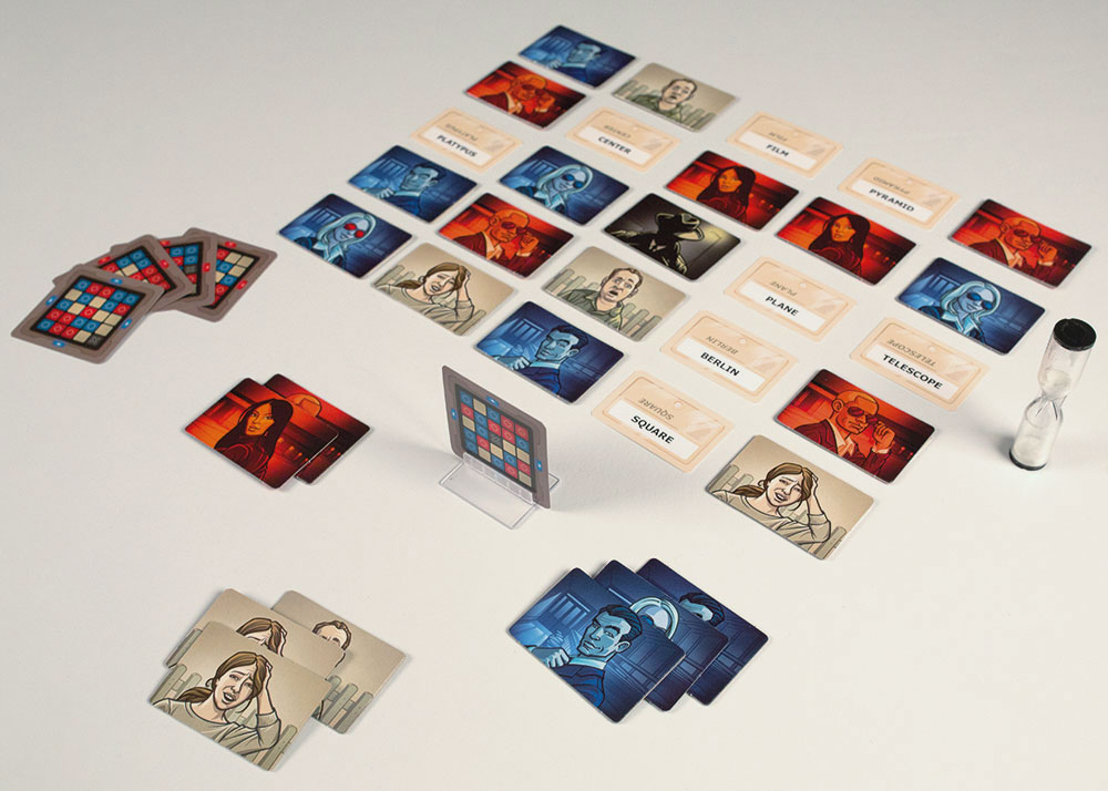 Code names. Codenames игра. Коднеймс игра настольная. Codenames XXL настольная игра. Настольная игра кодовые имена.