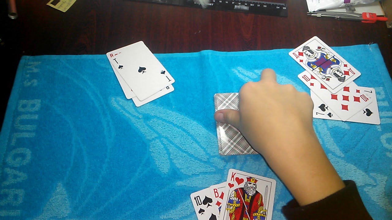 Игра в карты с сестрами