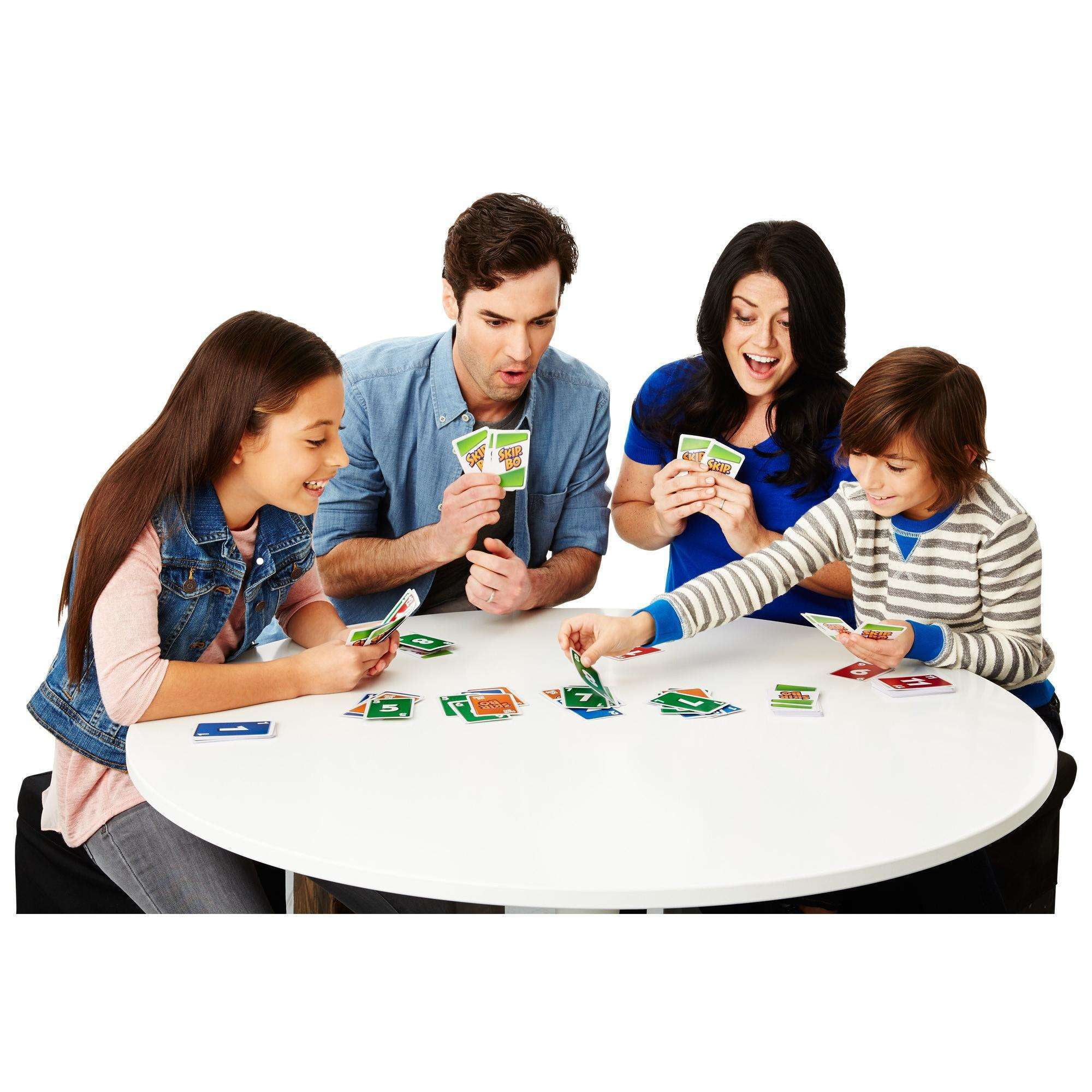 Интерактивная семейная игра. Настольные игры для всей семьи. Игроки в настольные игры. Настольная игра «о семье». Люди играющие в настольные игры.