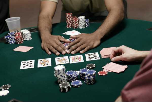 С какими картами надо играть в покере вилки букмекеров бесплатно